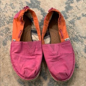 Toms cute two tone pink orange shoes size 9